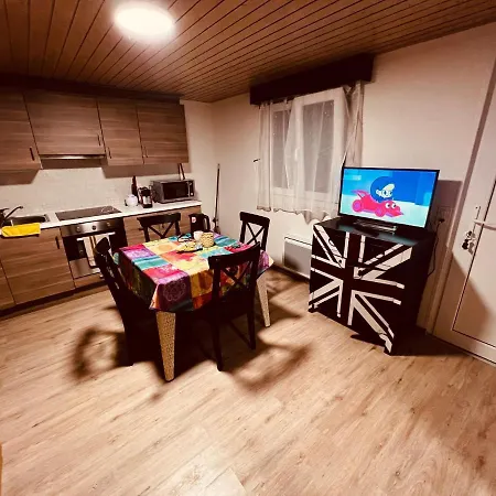 Deux Pieces Familal Avec Terrasse Exterieur 公寓